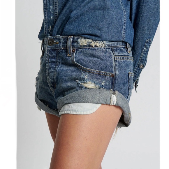 Free People One teaspoon Bandits Low-Waist Denim Shorts - Picture 3 of 11
